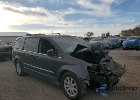 2015 Chrysler Town & Country Touring z USA, uszkodzony, nr VIN 2C4RC1BG3FR544778